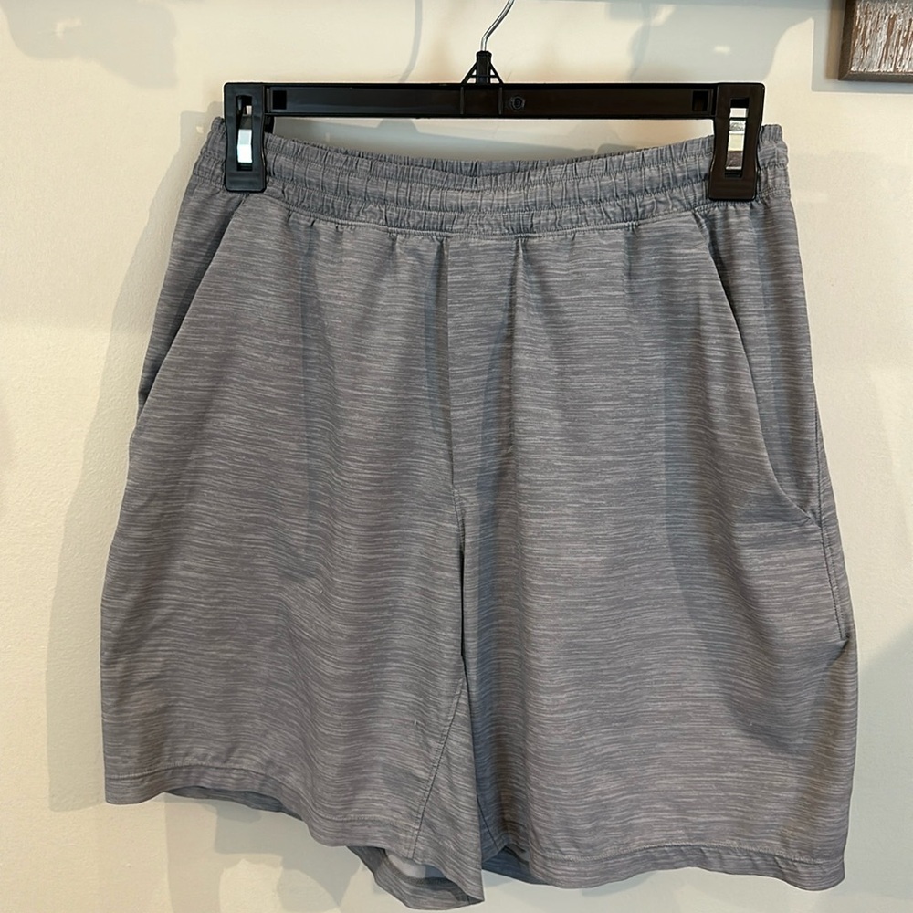 Lululemon Pacebreaker 7” shorts